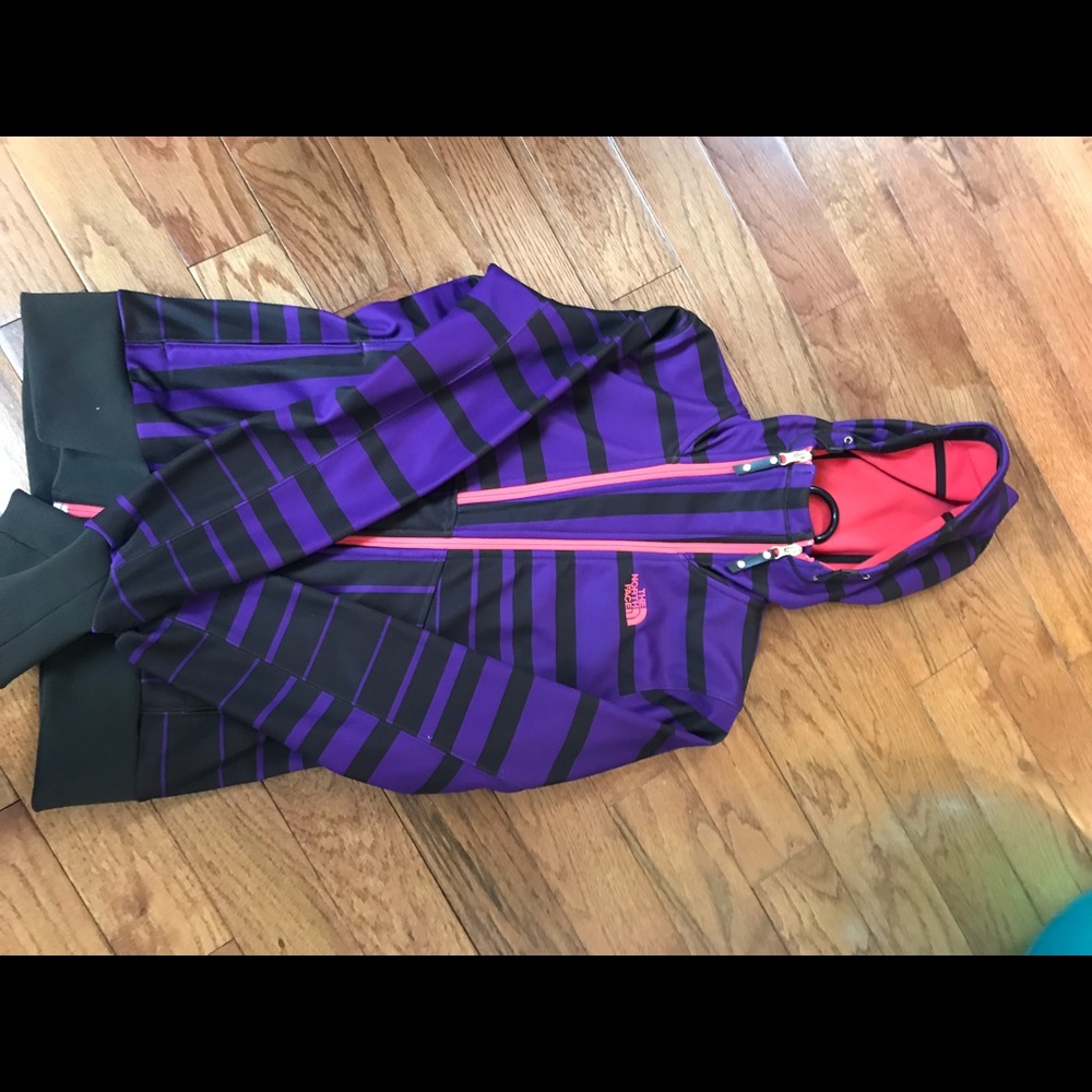 North Face woman’s zip up Jacket